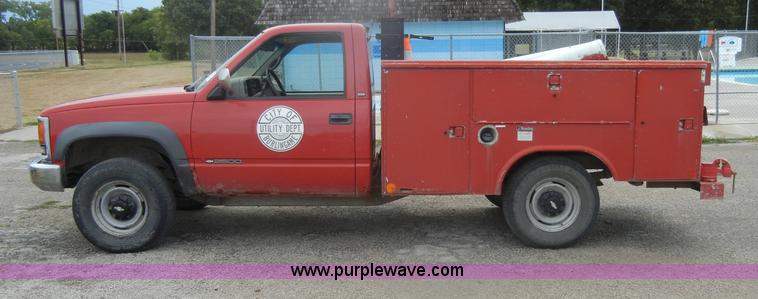 image for item D4395 1998 Chevrolet Cheyenne K2500 pickup truck