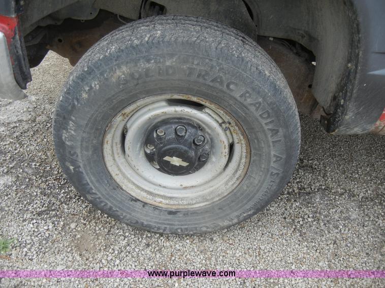 image for item D4395 1998 Chevrolet Cheyenne K2500 pickup truck