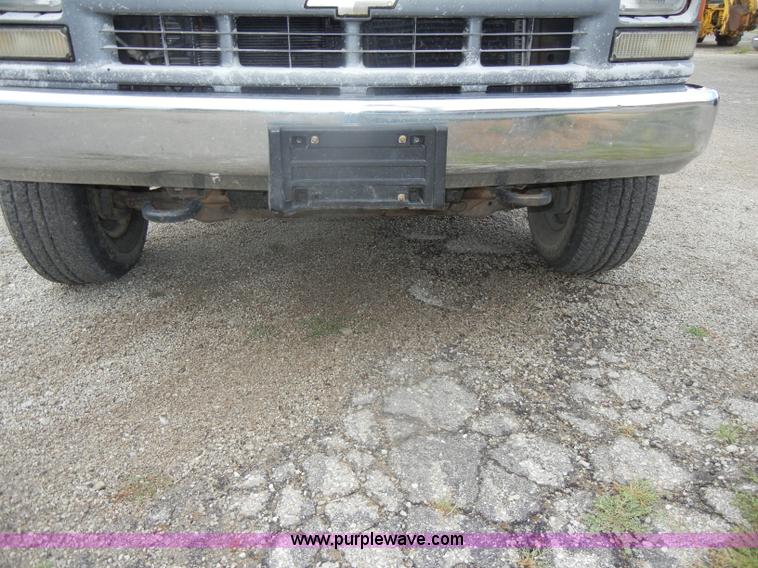 image for item D4395 1998 Chevrolet Cheyenne K2500 pickup truck