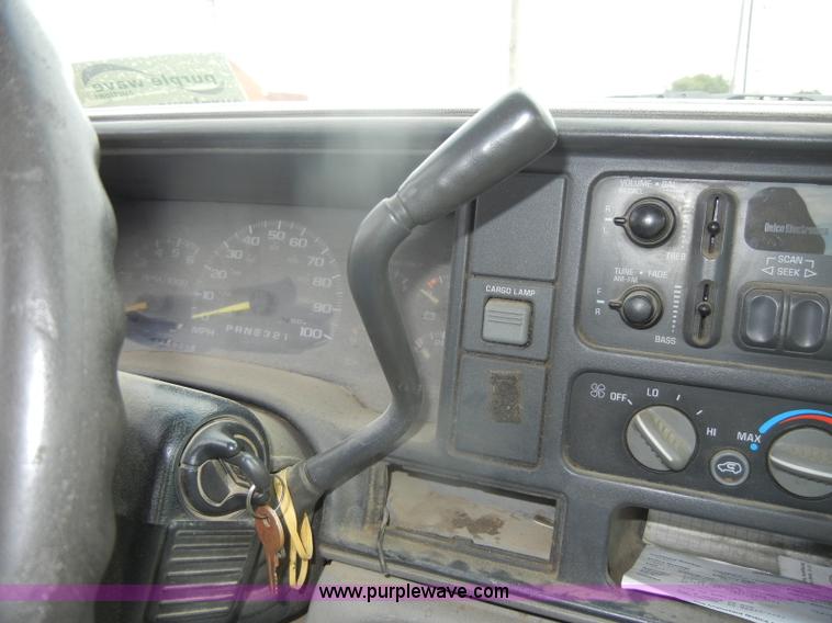 image for item D4395 1998 Chevrolet Cheyenne K2500 pickup truck