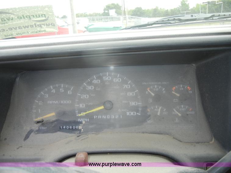 image for item D4395 1998 Chevrolet Cheyenne K2500 pickup truck