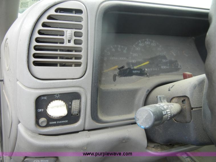 image for item D4395 1998 Chevrolet Cheyenne K2500 pickup truck