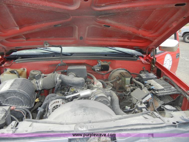 image for item D4395 1998 Chevrolet Cheyenne K2500 pickup truck