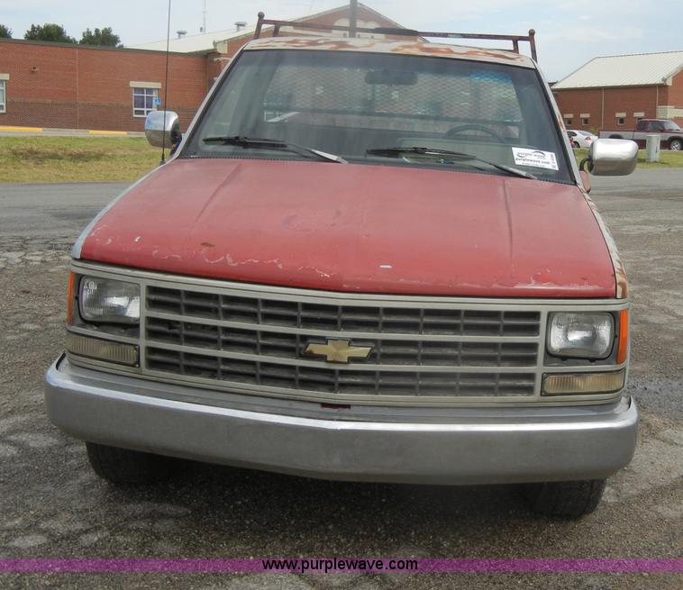 image for item D4396 1990 Chevrolet Cheyenne C2500 pickup truck