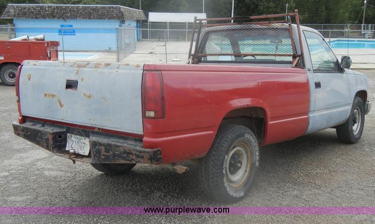 image for item D4396 1990 Chevrolet Cheyenne C2500 pickup truck