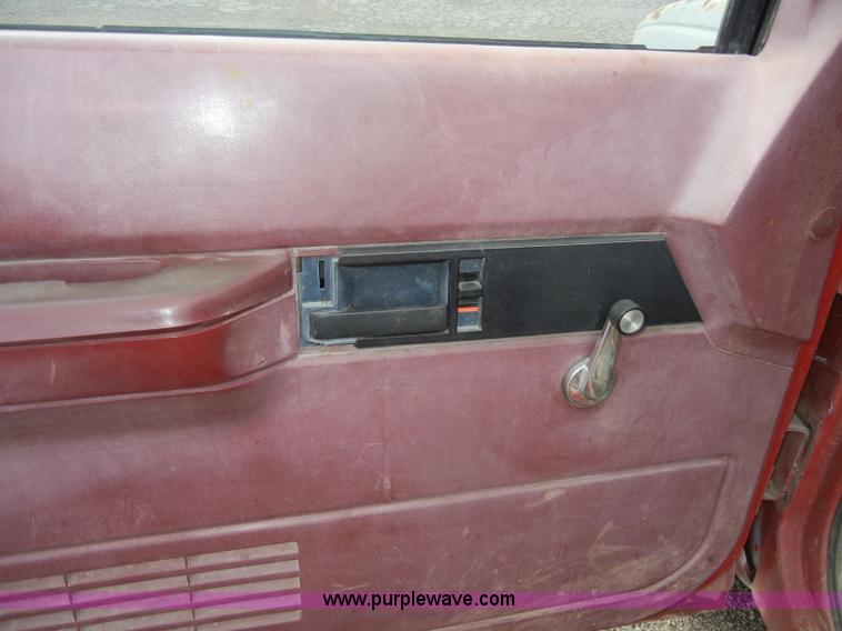 image for item D4396 1990 Chevrolet Cheyenne C2500 pickup truck