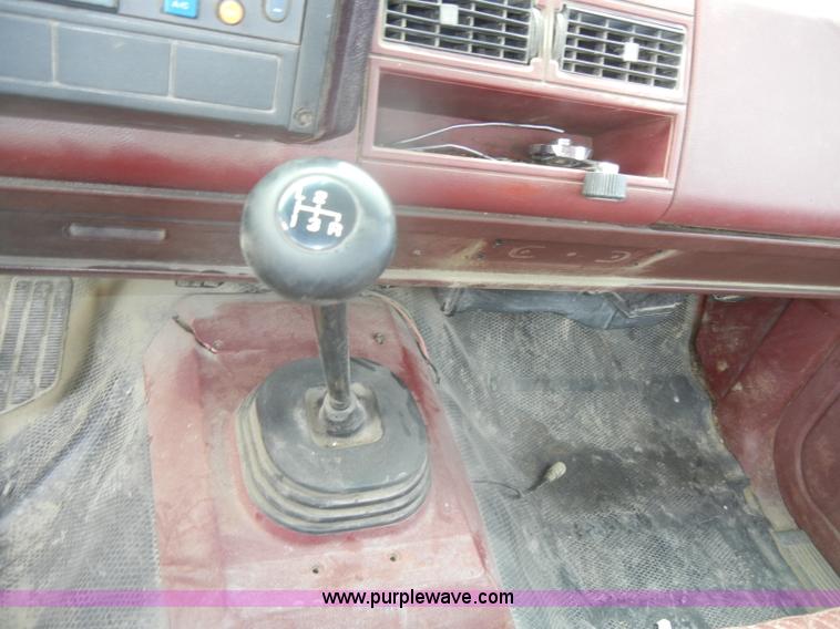 image for item D4396 1990 Chevrolet Cheyenne C2500 pickup truck