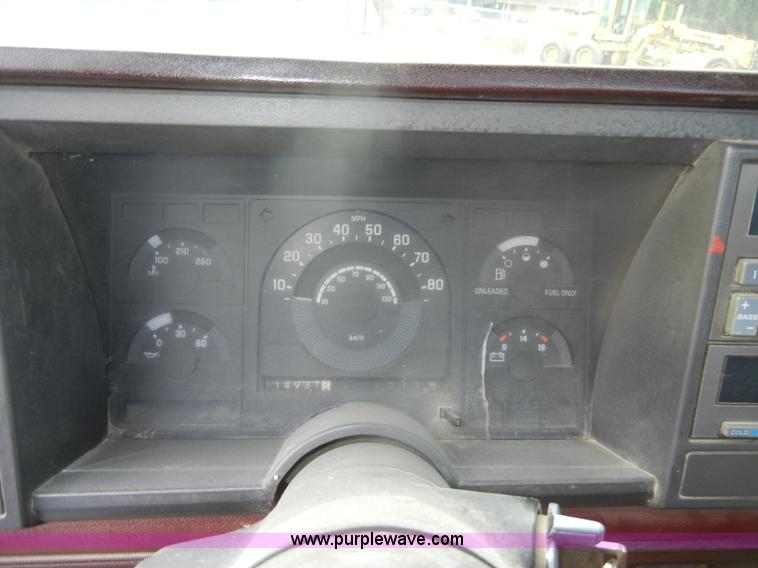 image for item D4396 1990 Chevrolet Cheyenne C2500 pickup truck