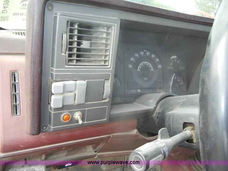 image for item D4396 1990 Chevrolet Cheyenne C2500 pickup truck