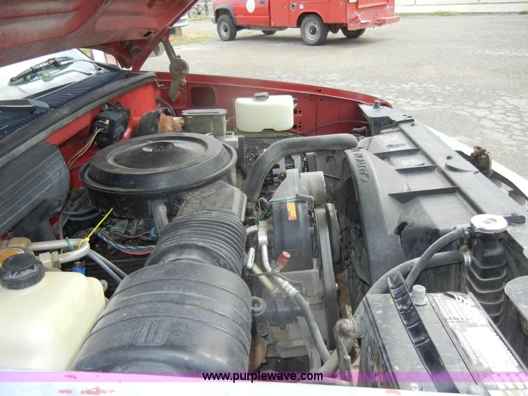 image for item D4396 1990 Chevrolet Cheyenne C2500 pickup truck