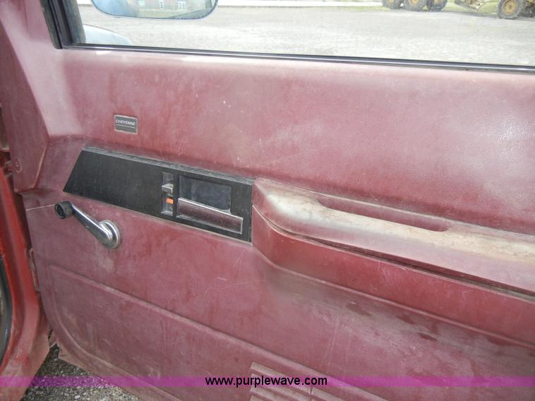 image for item D4396 1990 Chevrolet Cheyenne C2500 pickup truck