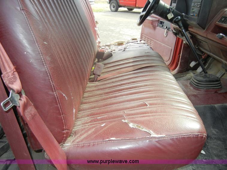 image for item D4396 1990 Chevrolet Cheyenne C2500 pickup truck