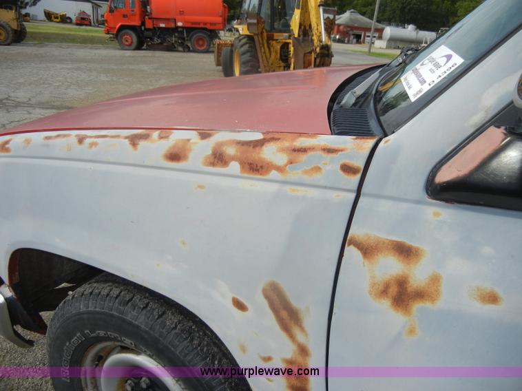 image for item D4396 1990 Chevrolet Cheyenne C2500 pickup truck