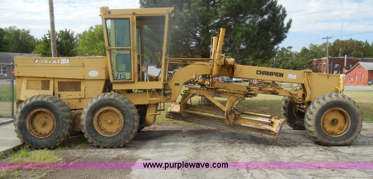 image for item D4397 1979 Champion 715 motor grader