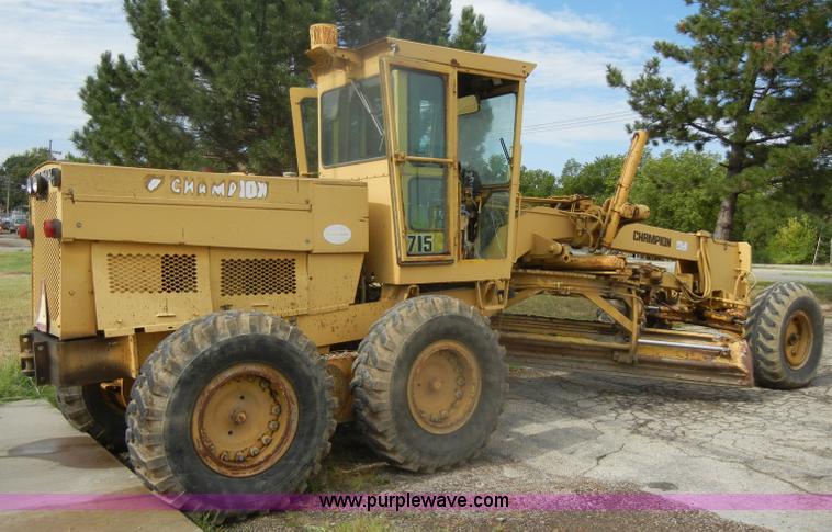 image for item D4397 1979 Champion 715 motor grader