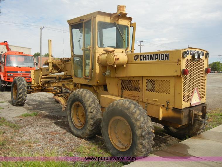 image for item D4397 1979 Champion 715 motor grader