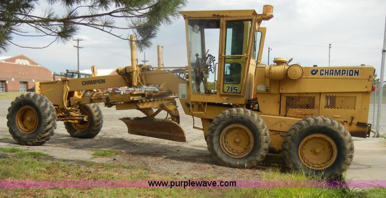image for item D4397 1979 Champion 715 motor grader