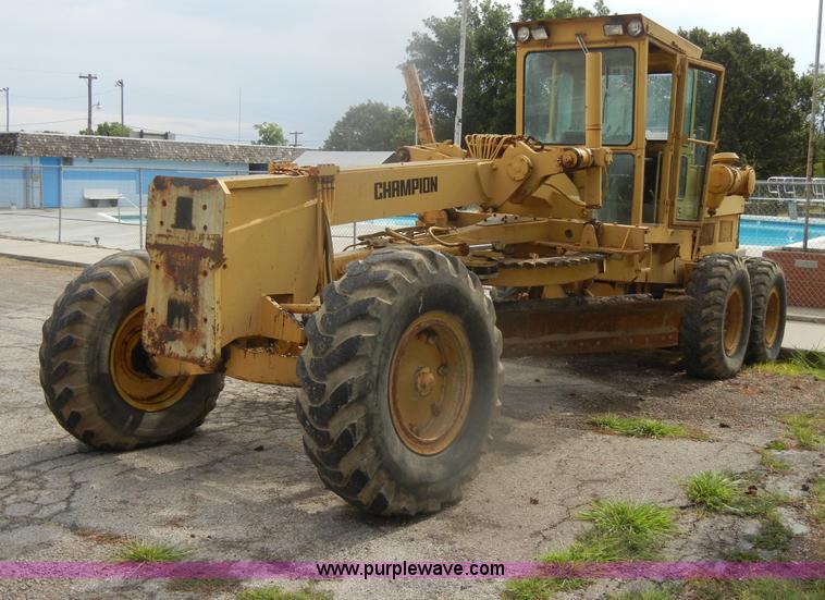 image for item D4397 1979 Champion 715 motor grader