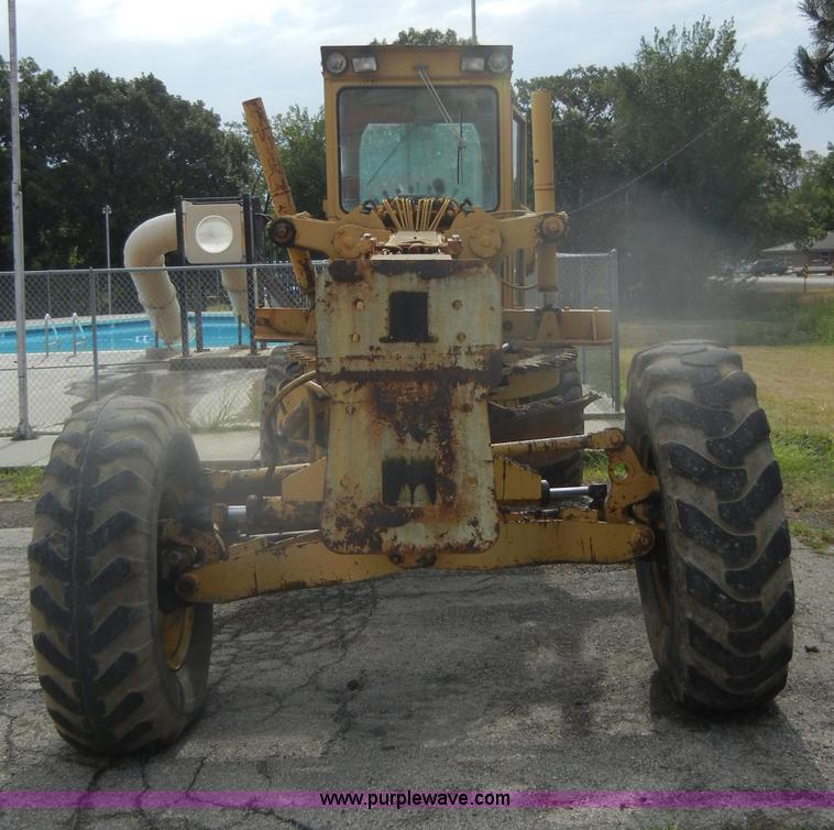 image for item D4397 1979 Champion 715 motor grader