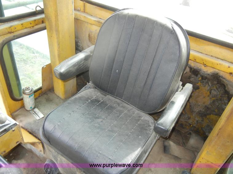 image for item D4397 1979 Champion 715 motor grader