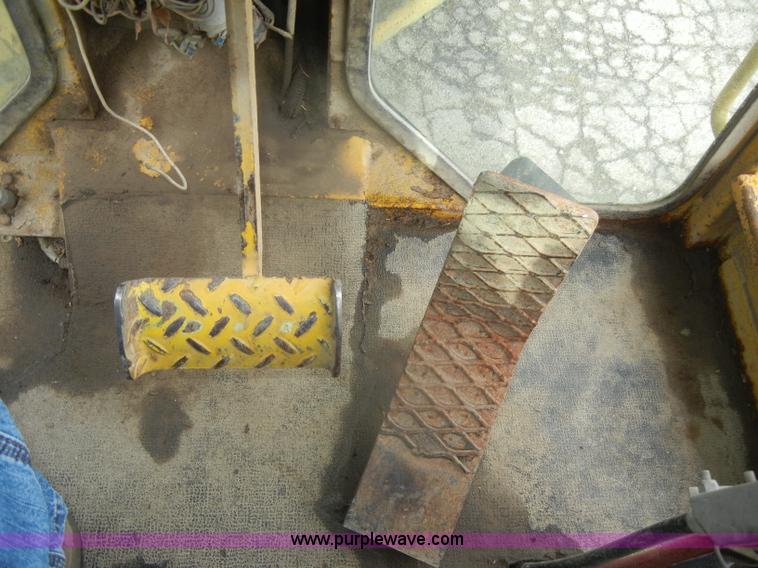 image for item D4397 1979 Champion 715 motor grader