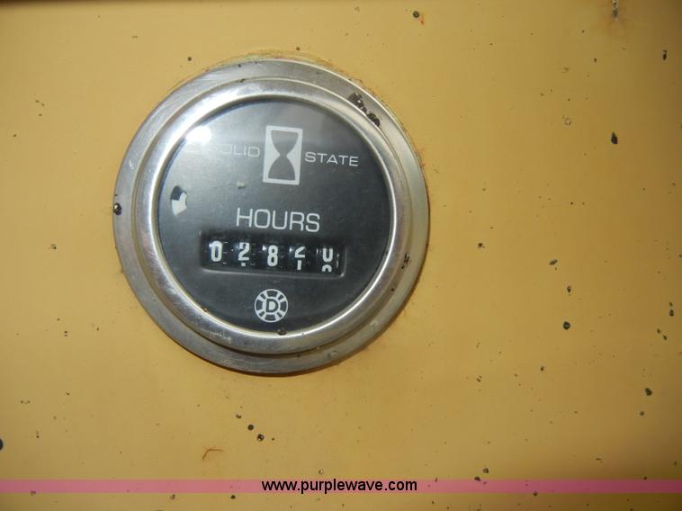 image for item D4397 1979 Champion 715 motor grader