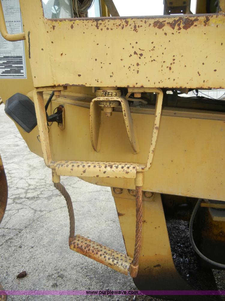 image for item D4397 1979 Champion 715 motor grader