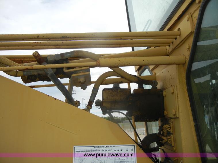 image for item D4397 1979 Champion 715 motor grader