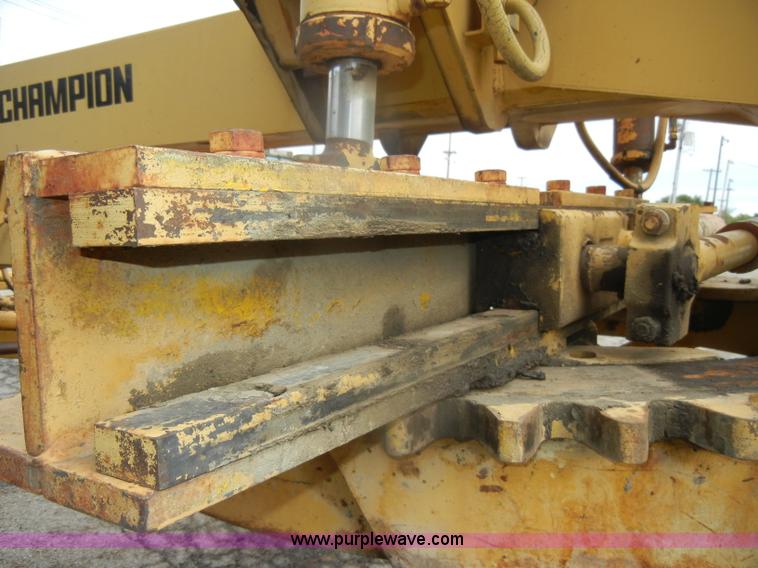 image for item D4397 1979 Champion 715 motor grader