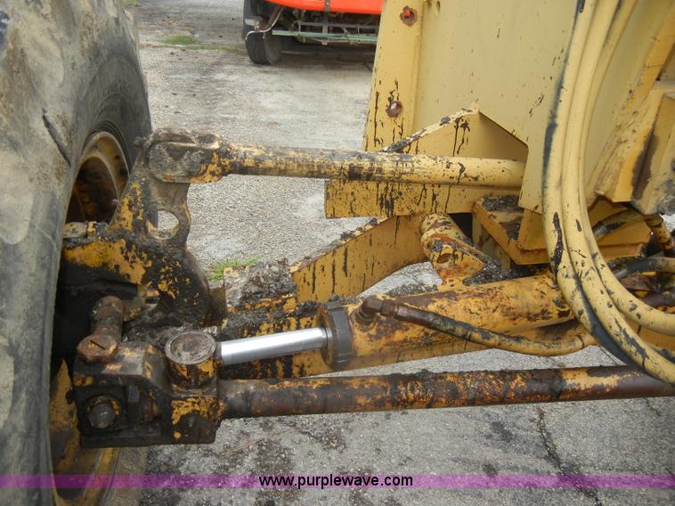 image for item D4397 1979 Champion 715 motor grader