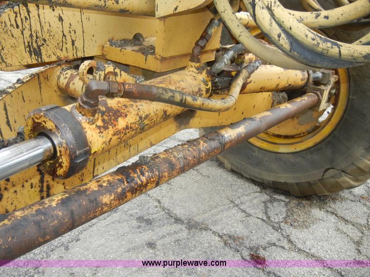 image for item D4397 1979 Champion 715 motor grader