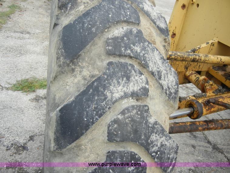 image for item D4397 1979 Champion 715 motor grader