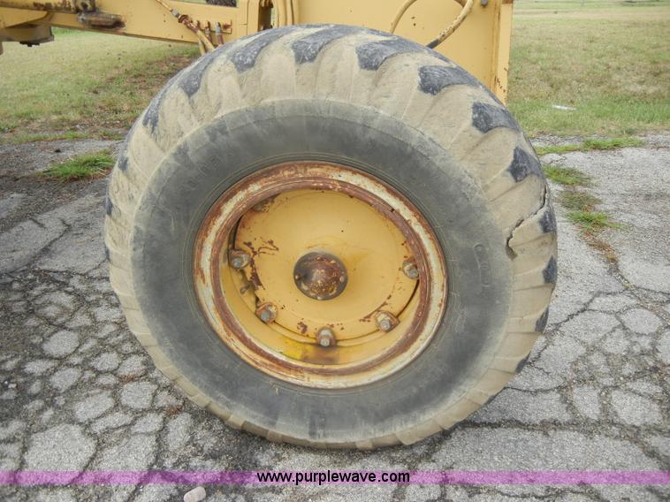 image for item D4397 1979 Champion 715 motor grader