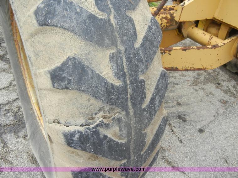 image for item D4397 1979 Champion 715 motor grader