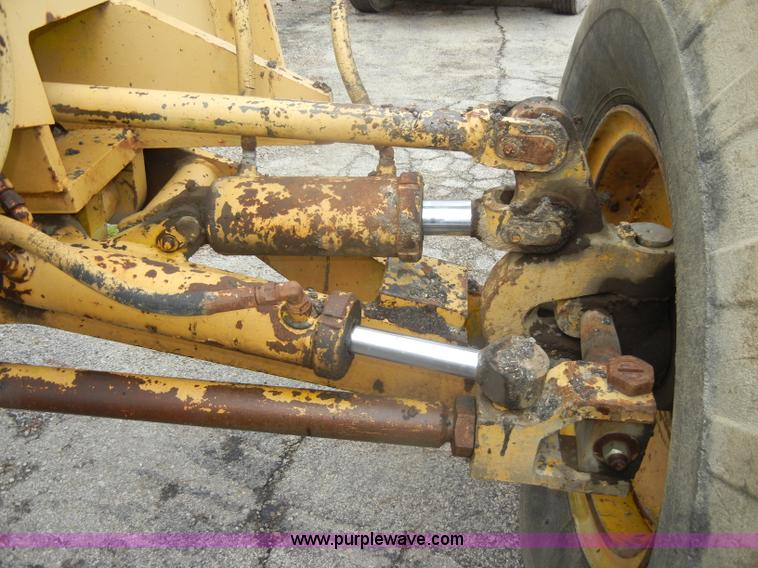 image for item D4397 1979 Champion 715 motor grader