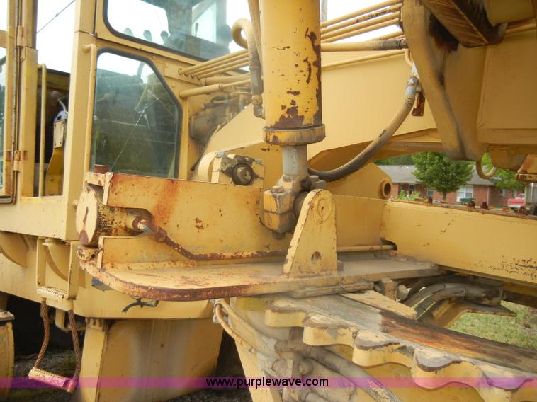 image for item D4397 1979 Champion 715 motor grader