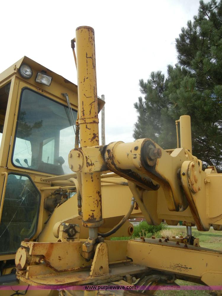 image for item D4397 1979 Champion 715 motor grader