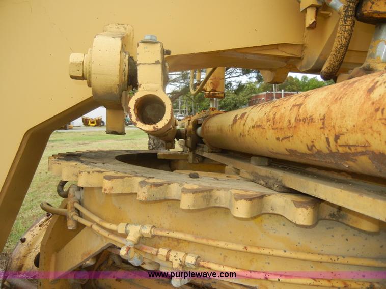 image for item D4397 1979 Champion 715 motor grader