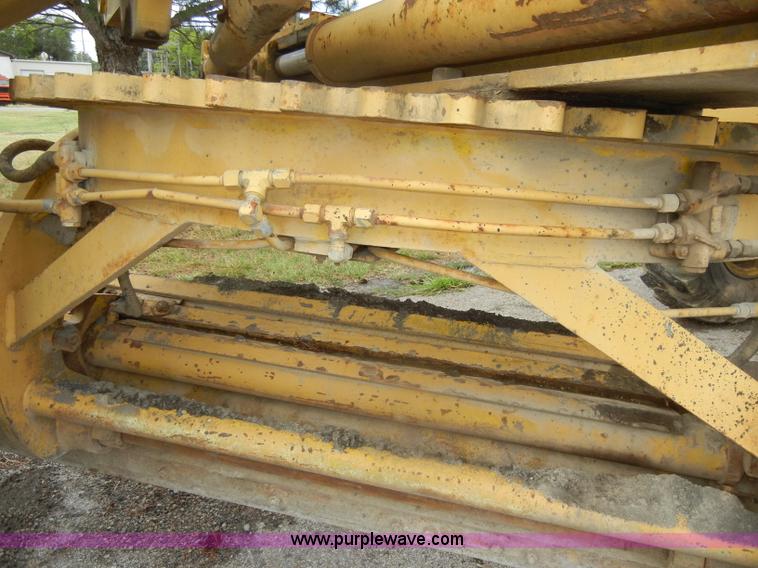 image for item D4397 1979 Champion 715 motor grader