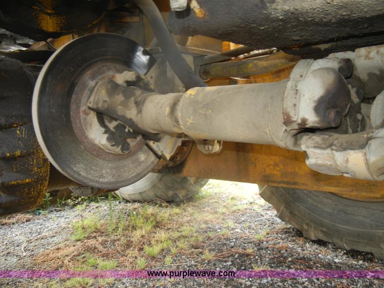 image for item D4397 1979 Champion 715 motor grader