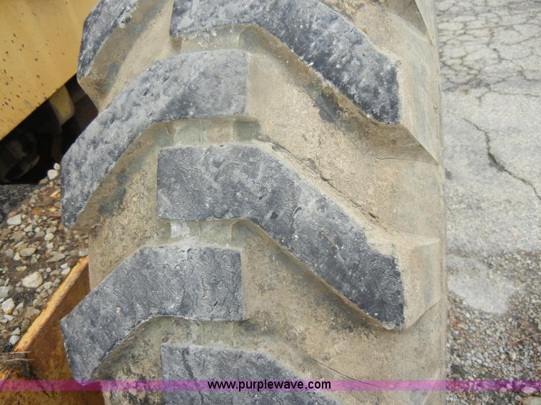 image for item D4397 1979 Champion 715 motor grader