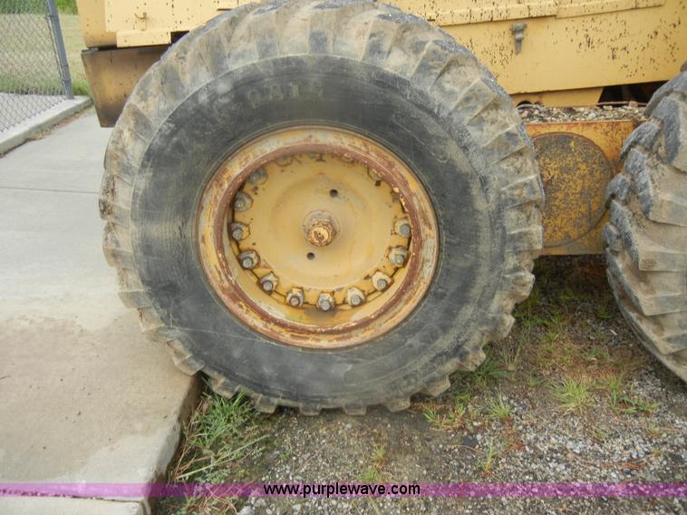 image for item D4397 1979 Champion 715 motor grader