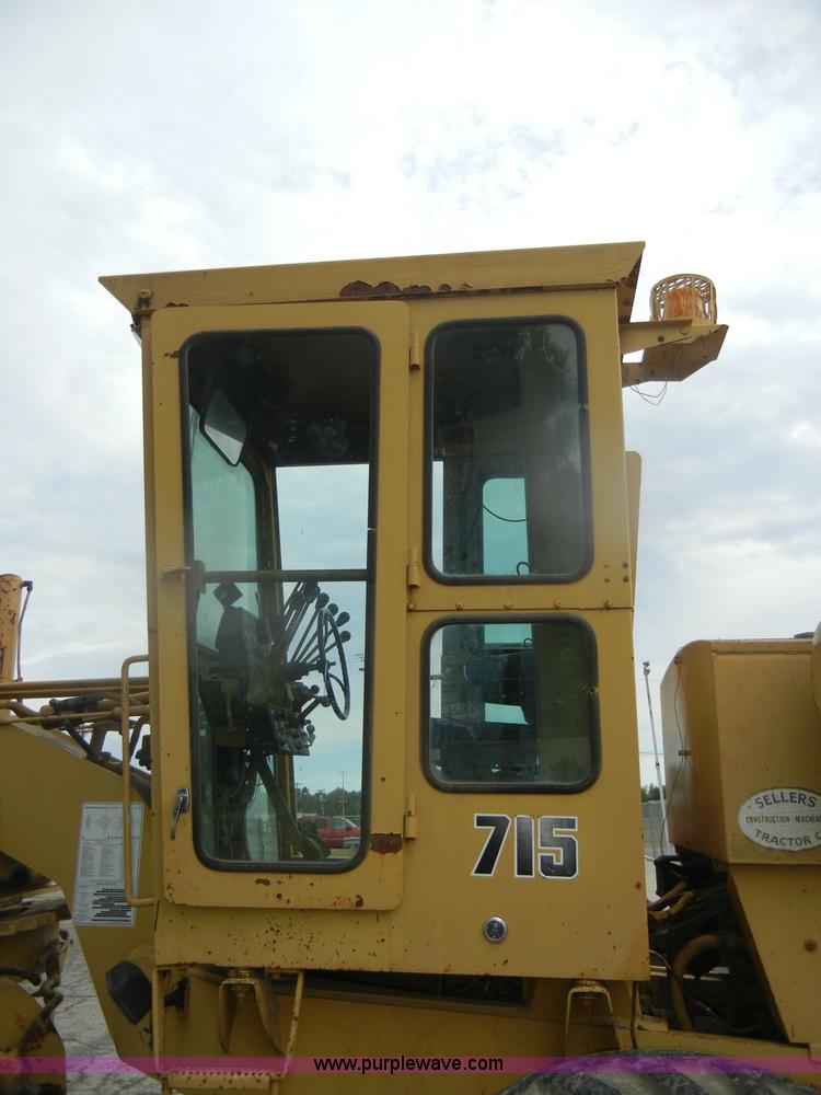 image for item D4397 1979 Champion 715 motor grader