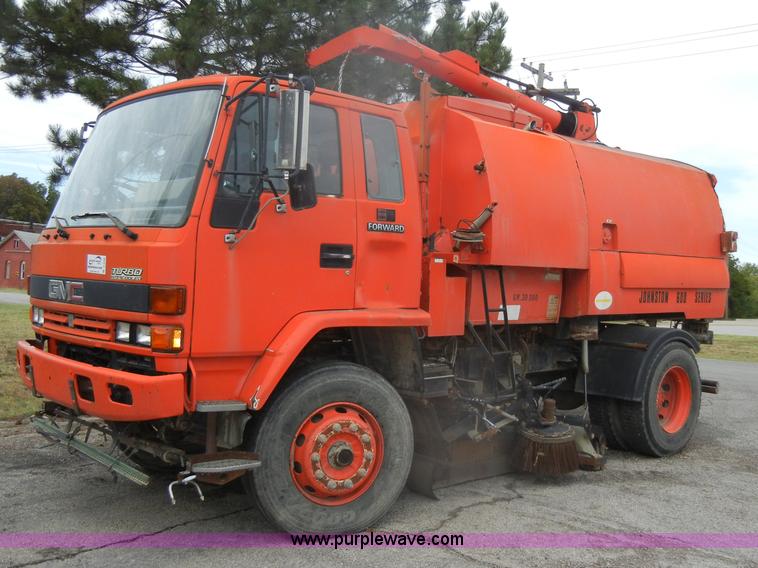 image for item D4398 1992 GMC Johnston 600 street sweeper