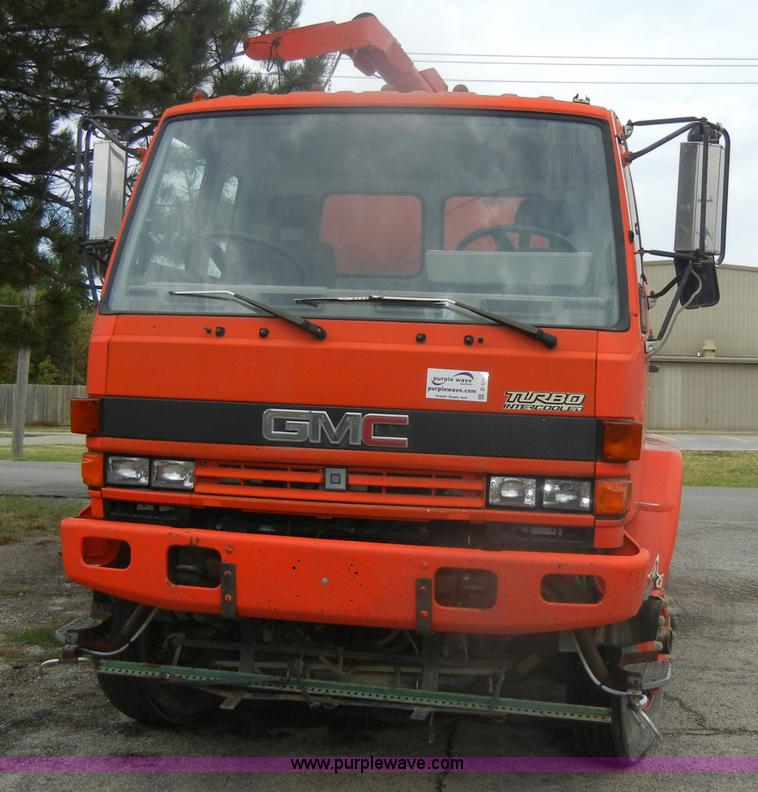 image for item D4398 1992 GMC Johnston 600 street sweeper