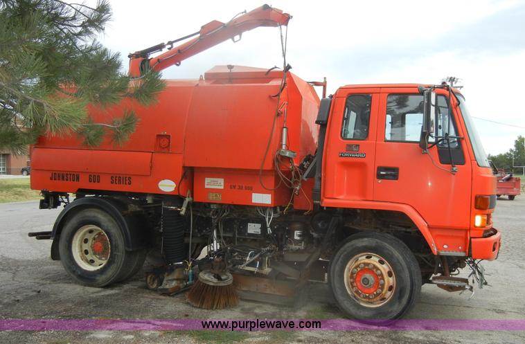 image for item D4398 1992 GMC Johnston 600 street sweeper