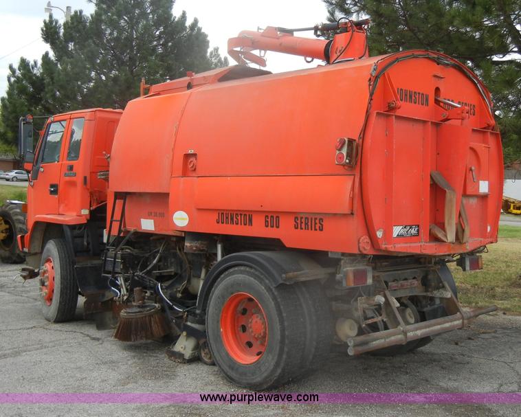 image for item D4398 1992 GMC Johnston 600 street sweeper