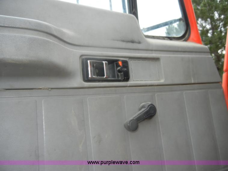 image for item D4398 1992 GMC Johnston 600 street sweeper