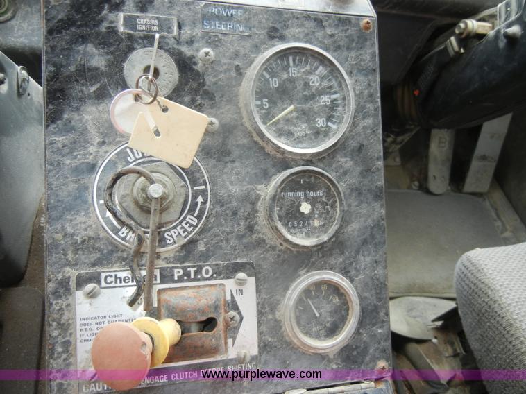 image for item D4398 1992 GMC Johnston 600 street sweeper