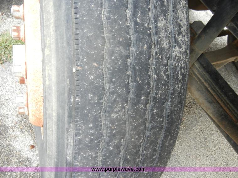 image for item D4398 1992 GMC Johnston 600 street sweeper